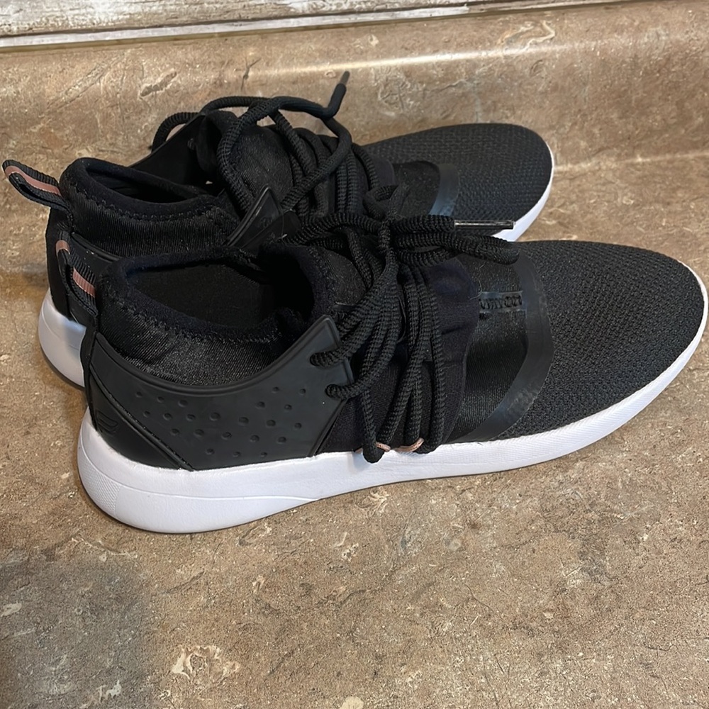 Fabletics Size 8 - image 4